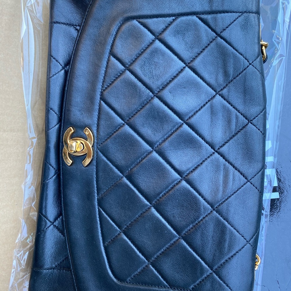 Vintage Diana medium